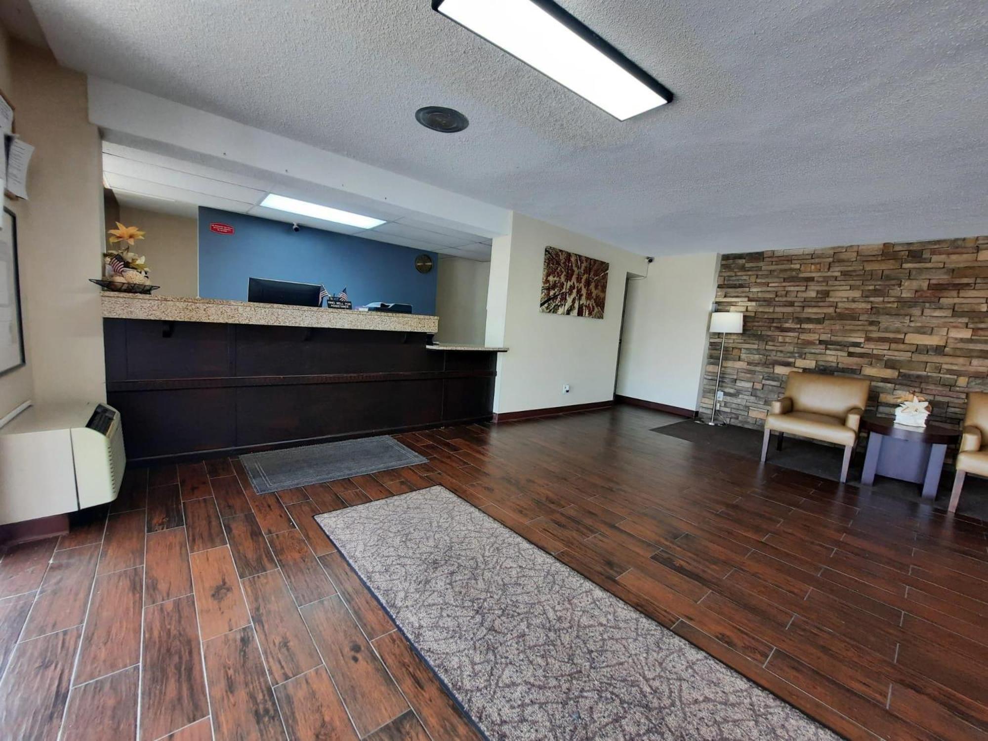 Americas Best Value Inn Moline Exterior foto