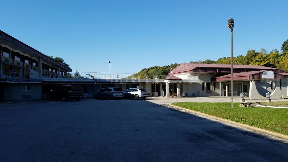 Americas Best Value Inn Moline Exterior foto
